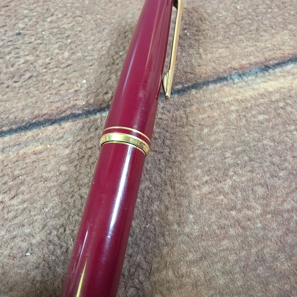 Montblanc Generation Fountain Pen Adult OS Burgundy Good 14K Gold Nib 585 Trim
